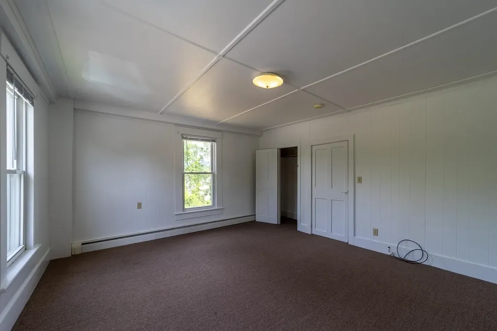 1092 Nh Route 175 Campton NH 03223