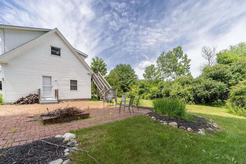 1092 Nh Route 175 Campton NH 03223