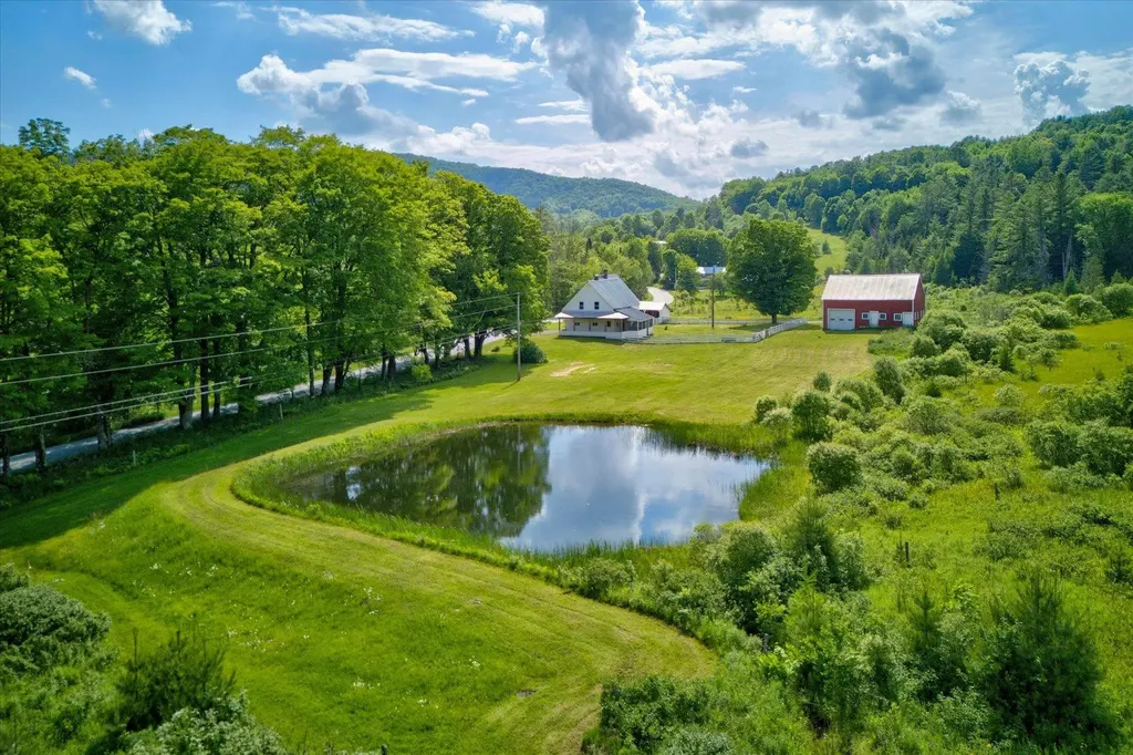 76 E Orange Road Topsham VT 05086