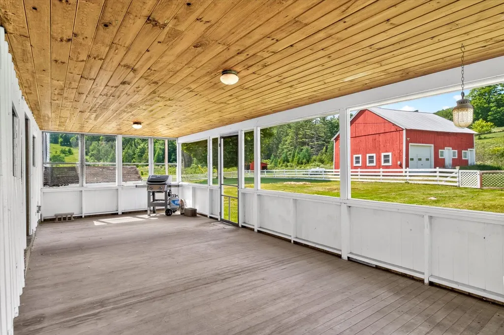 76 E Orange Road Topsham VT 05086