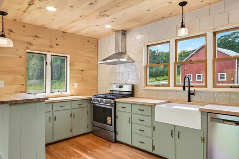 76 E Orange Road Topsham VT 05086