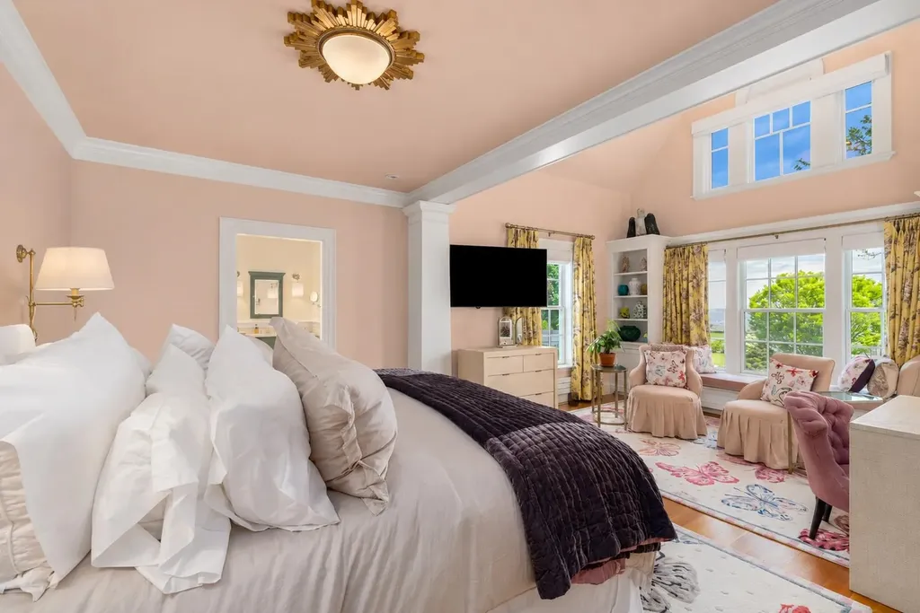12 Willow Avenue North Hampton NH 03862