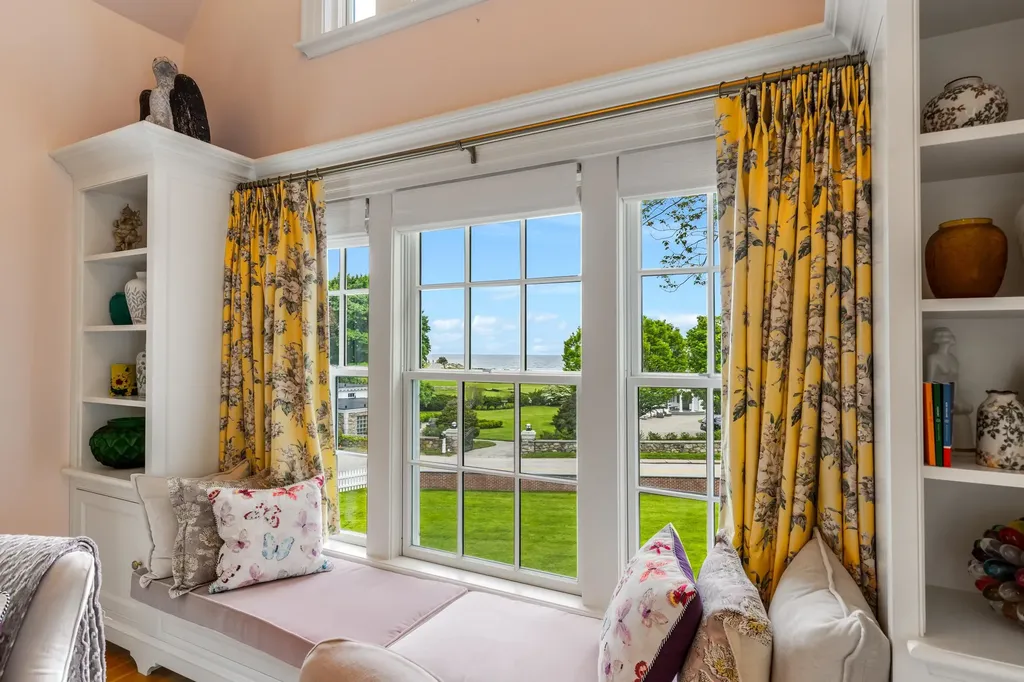 12 Willow Avenue North Hampton NH 03862