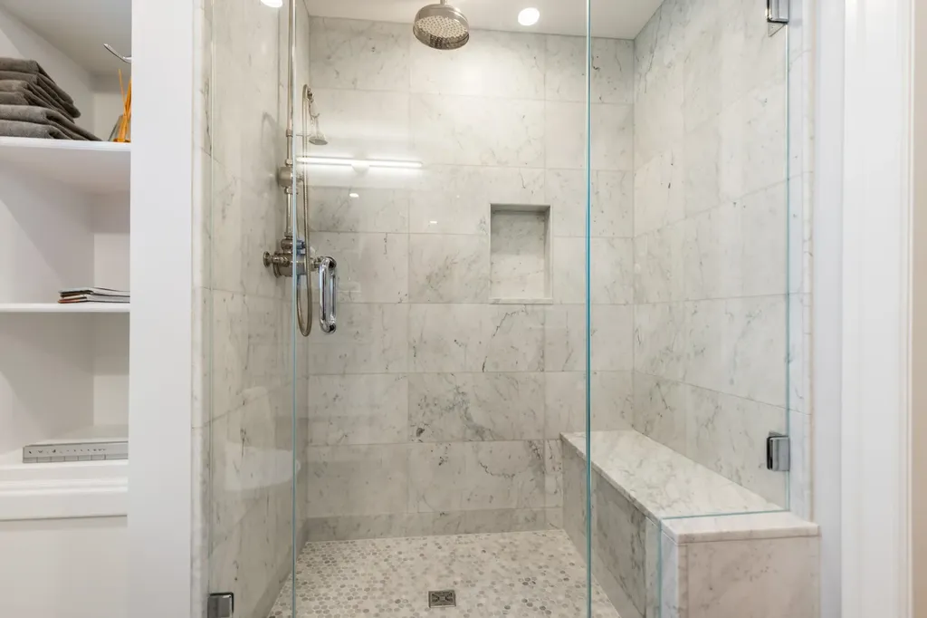 12 Willow Avenue North Hampton NH 03862