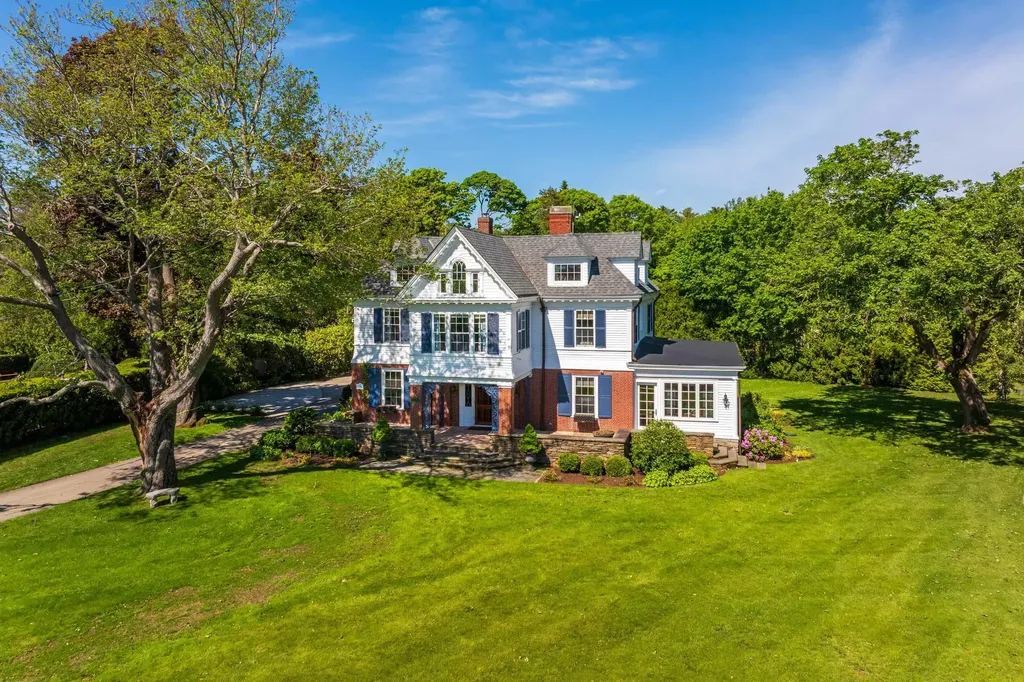 12 Willow Avenue North Hampton NH 03862