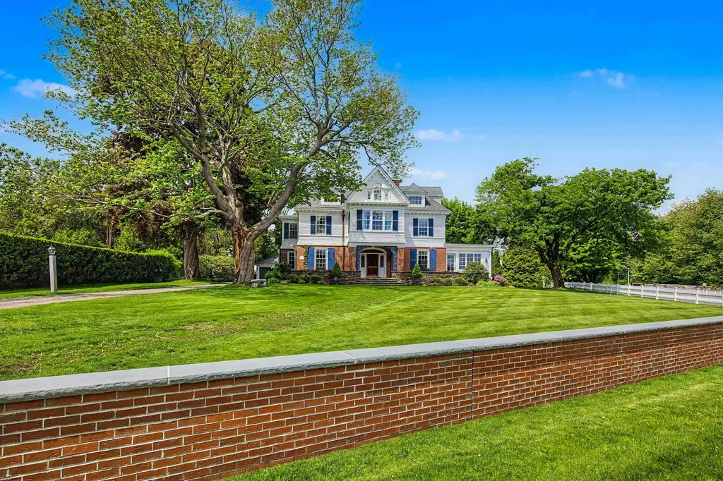 12 Willow Avenue North Hampton NH 03862