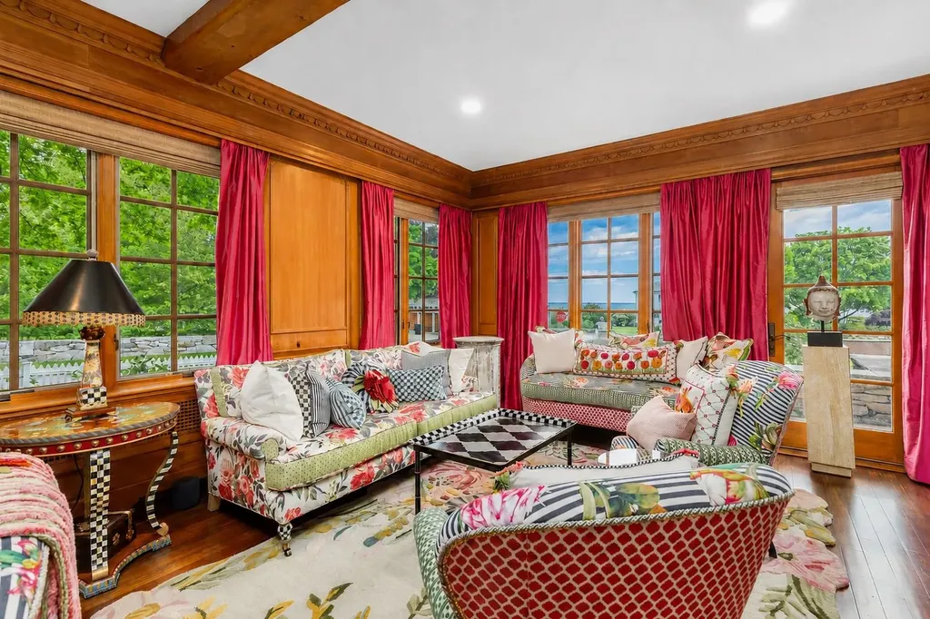 12 Willow Avenue North Hampton NH 03862