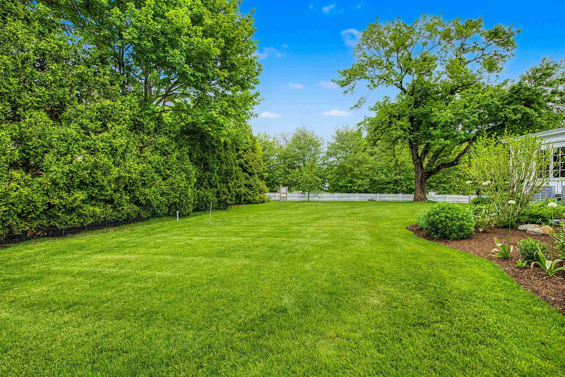 12 Willow Avenue North Hampton NH 03862