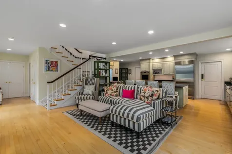 12 Willow Avenue North Hampton NH 03862