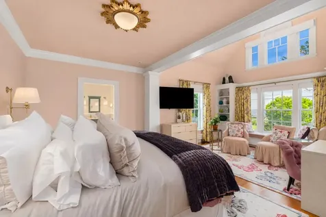 12 Willow Avenue North Hampton NH 03862