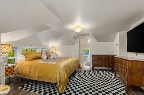 12 Willow Avenue North Hampton NH 03862