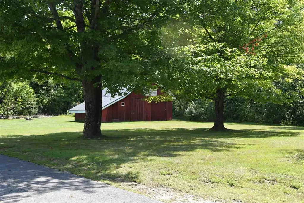 1092 Nh Route 175 Campton NH 03223