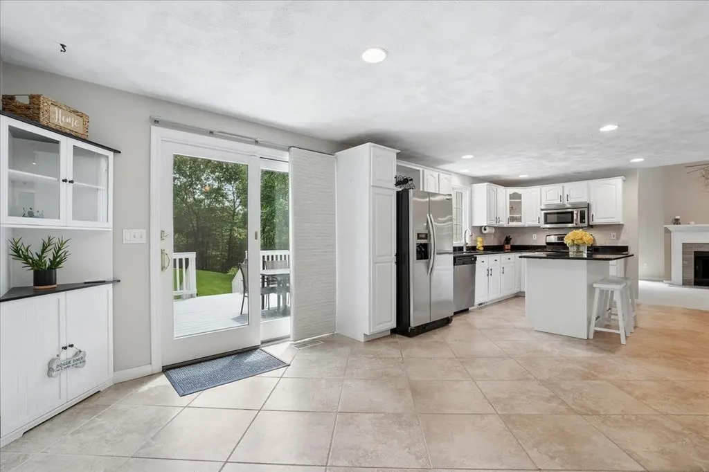56 Patriot Road Tyngsborough MA 01879