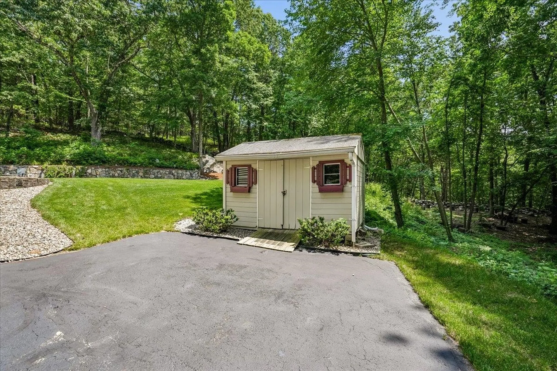 56 Patriot Road Tyngsborough MA 01879