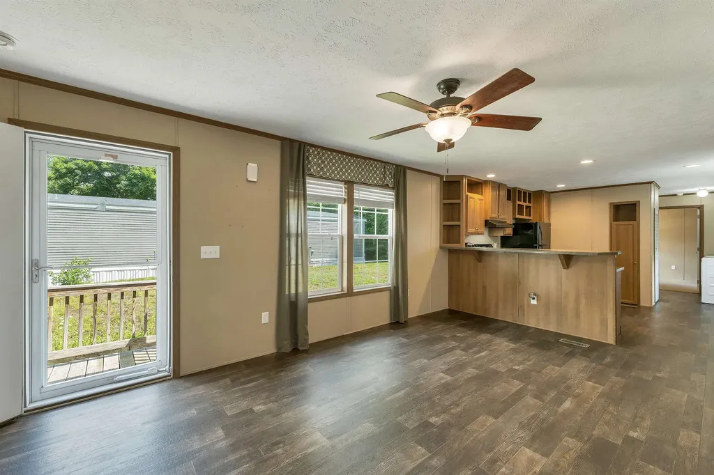68 Barberry Lane Raymond NH 03077