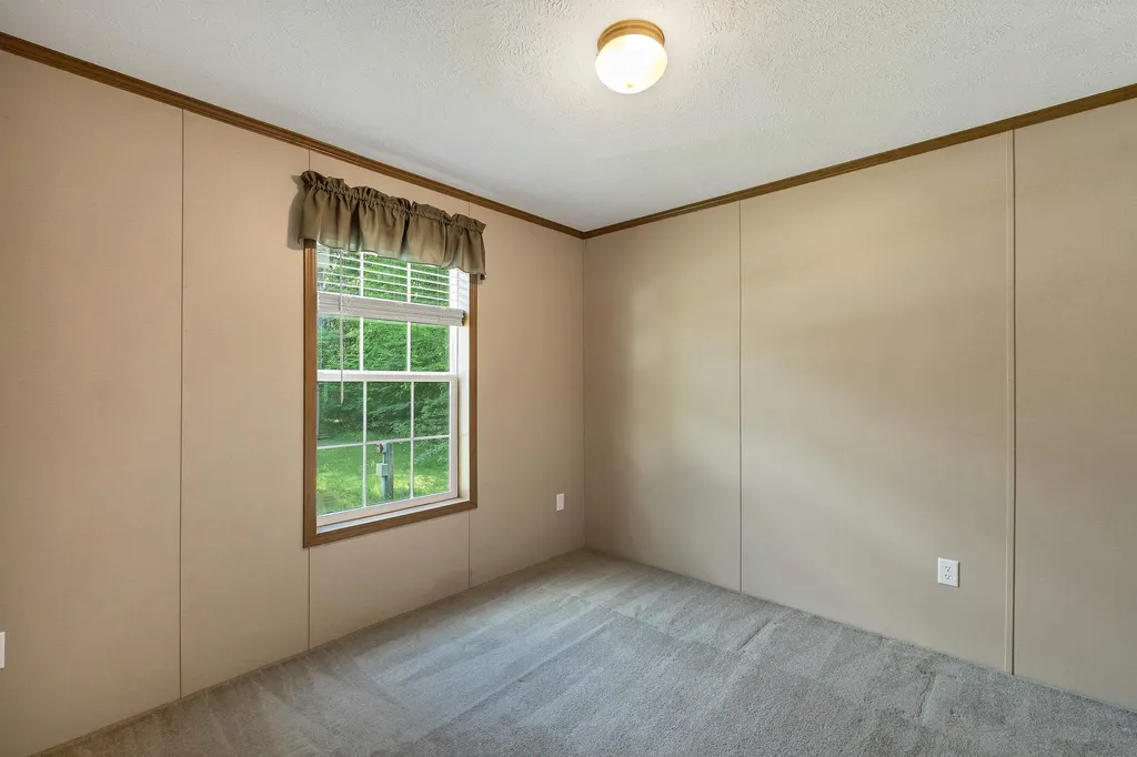 68 Barberry Lane Raymond NH 03077