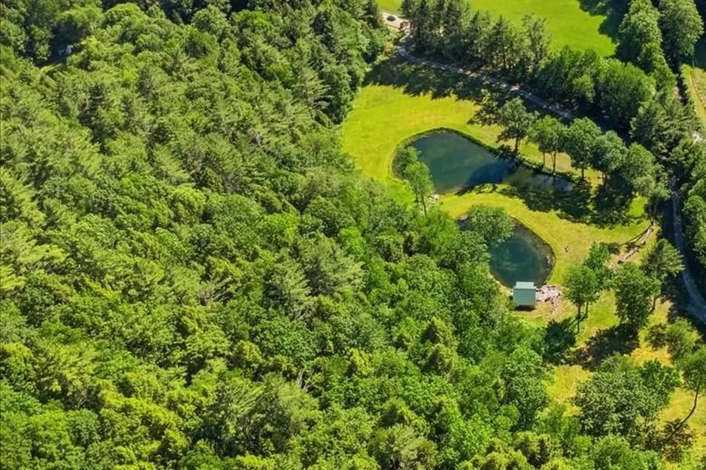 1100 Hougtonville Road Grafton VT 05146