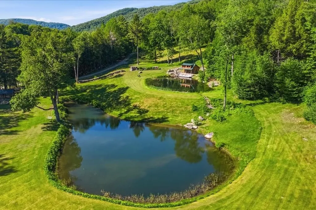 1100 Hougtonville Road Grafton VT 05146