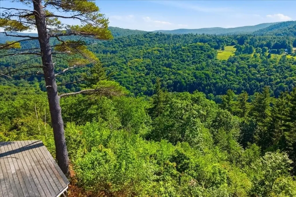 1100 Hougtonville Road Grafton VT 05146
