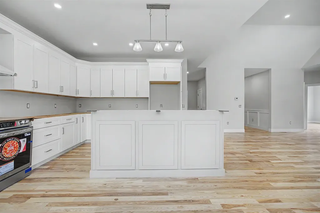 131 Merrimack Street Hooksett NH 03106