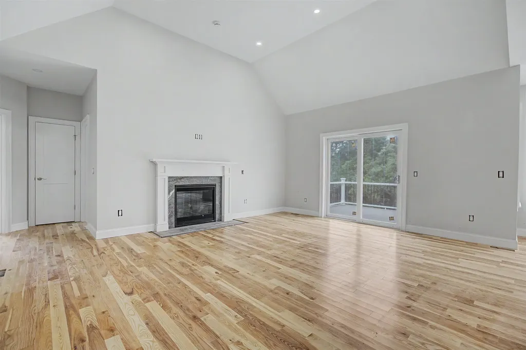 131 Merrimack Street Hooksett NH 03106