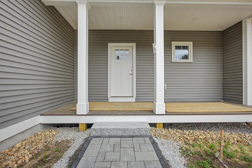 131 Merrimack Street Hooksett NH 03106