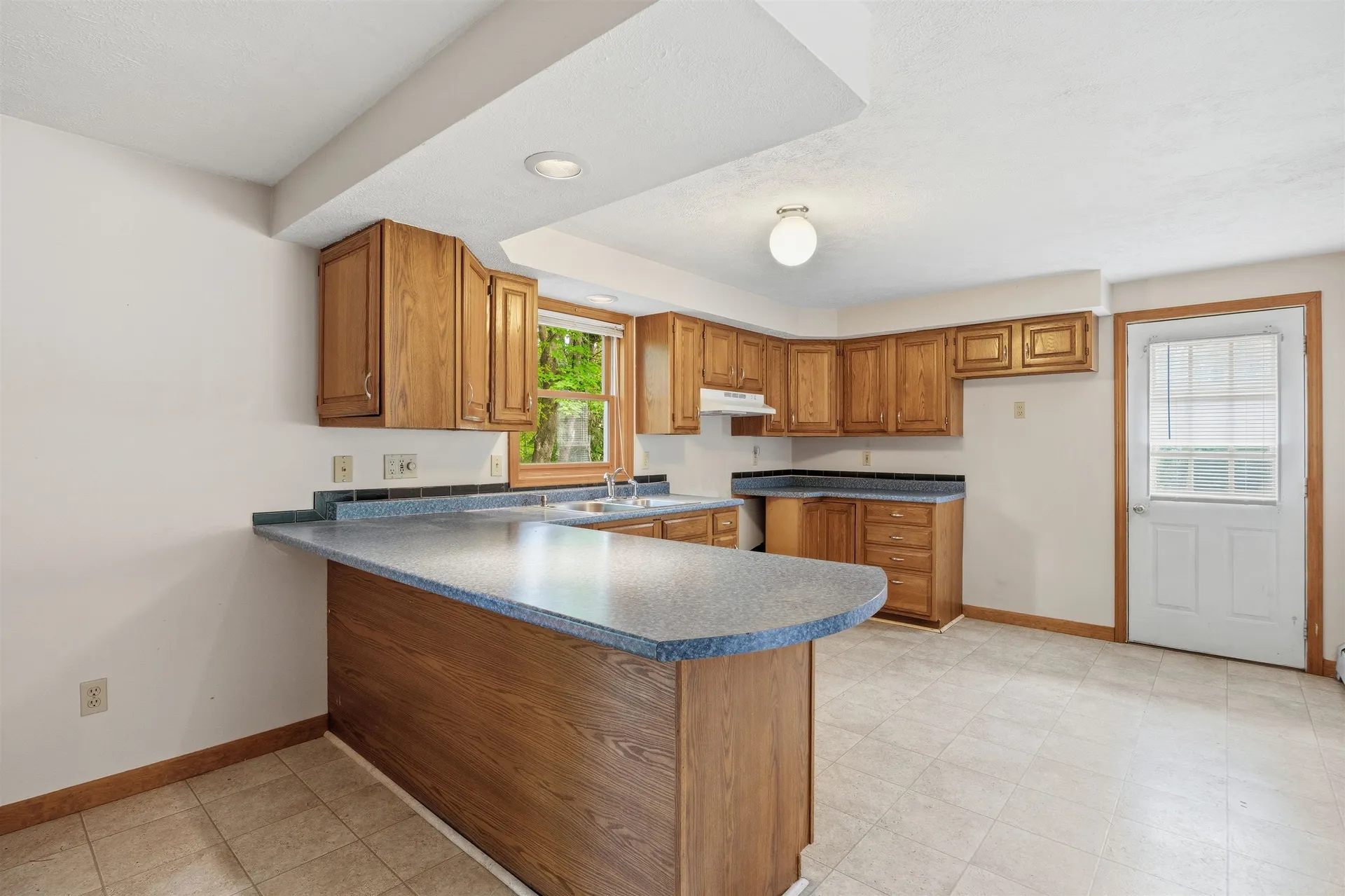 79 Lynchville Park Road Goffstown NH 03045
