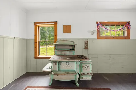 79 Lynchville Park Road Goffstown NH 03045