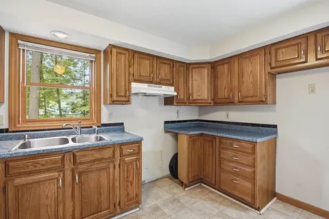 79 Lynchville Park Road Goffstown NH 03045