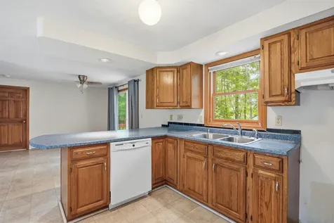 79 Lynchville Park Road Goffstown NH 03045