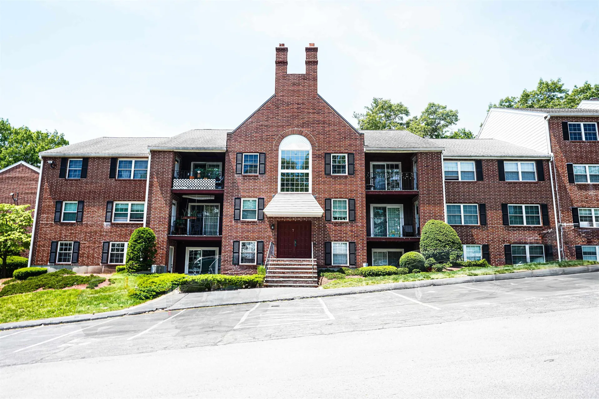 7 Louisburg Square Nashua NH 03060