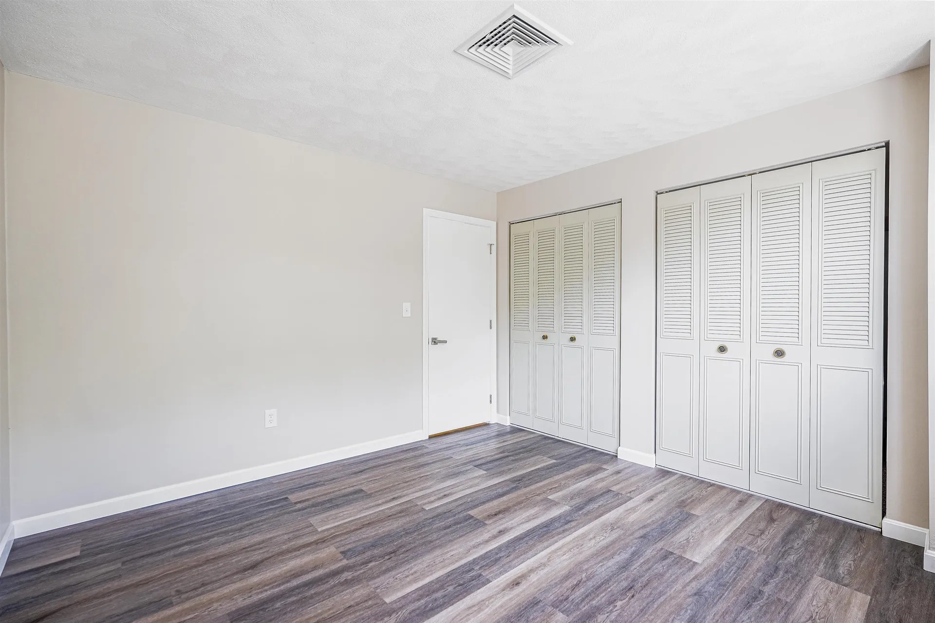 7 Louisburg Square Nashua NH 03060