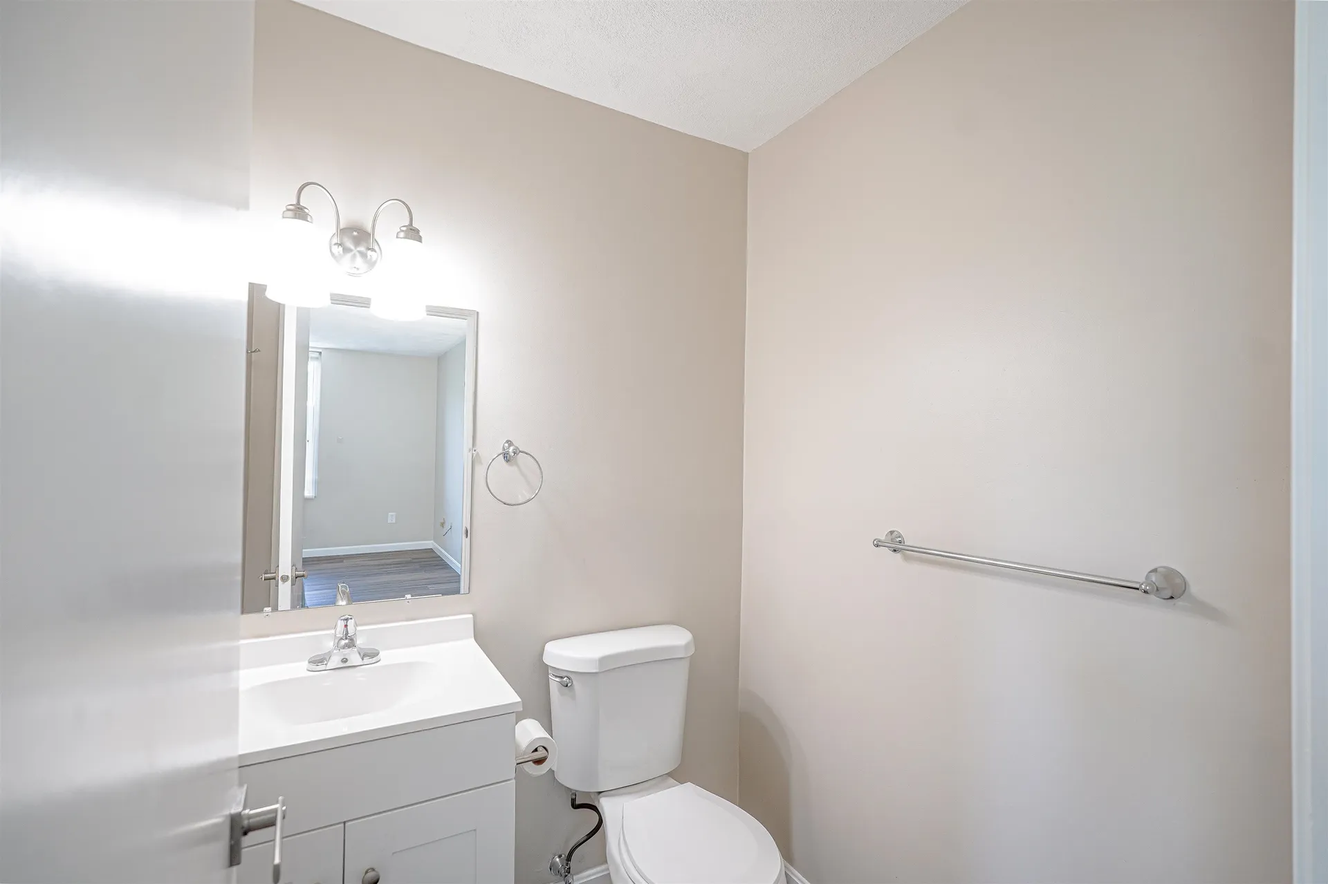7 Louisburg Square Nashua NH 03060