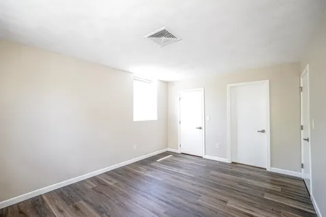 7 Louisburg Square Nashua NH 03060