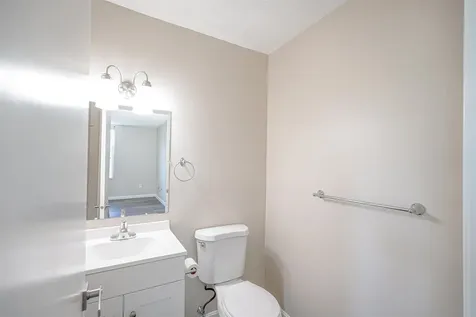 7 Louisburg Square Nashua NH 03060