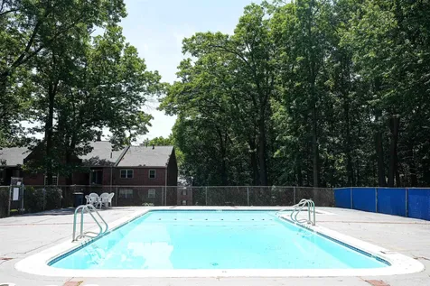 7 Louisburg Square Nashua NH 03060