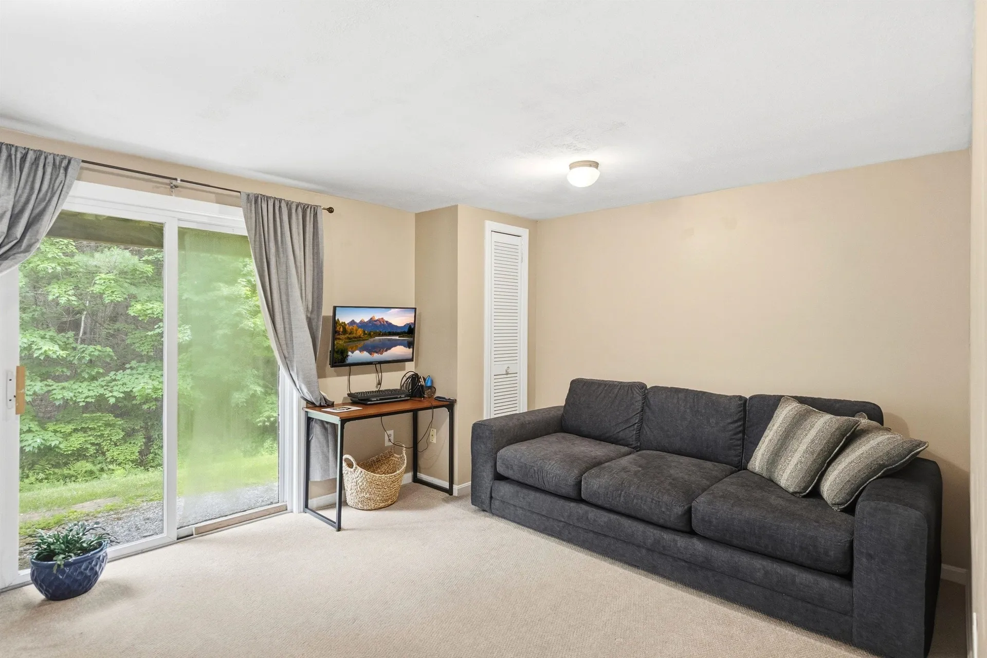 12 Walnut Circle Merrimack NH 03054