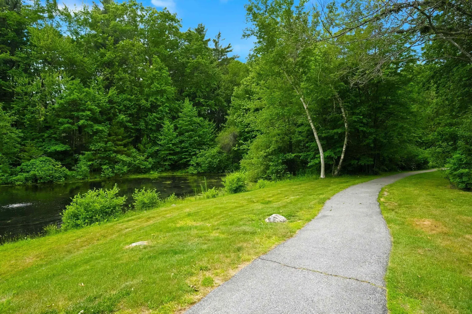 12 Walnut Circle Merrimack NH 03054