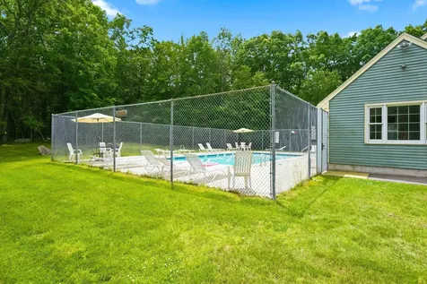 12 Walnut Circle Merrimack NH 03054