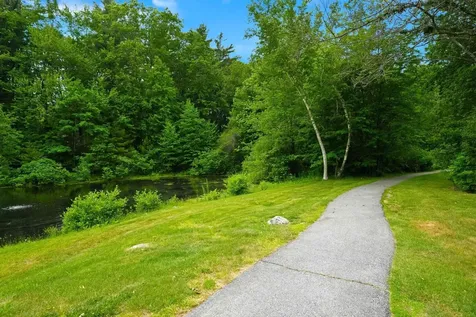 12 Walnut Circle Merrimack NH 03054