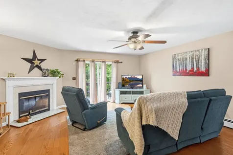 12 Walnut Circle Merrimack NH 03054