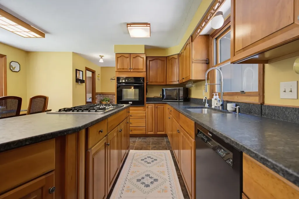 138 Cunningham Pond Road Peterborough NH 03458