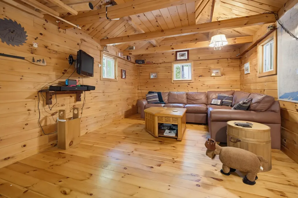 138 Cunningham Pond Road Peterborough NH 03458