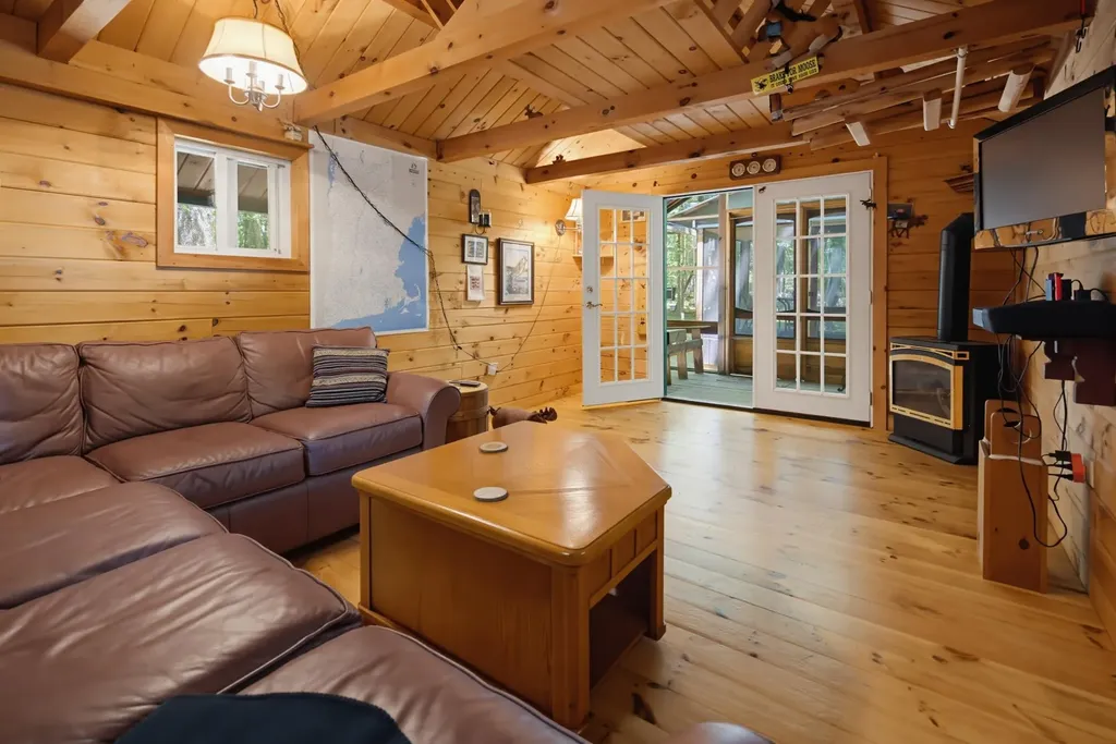 138 Cunningham Pond Road Peterborough NH 03458