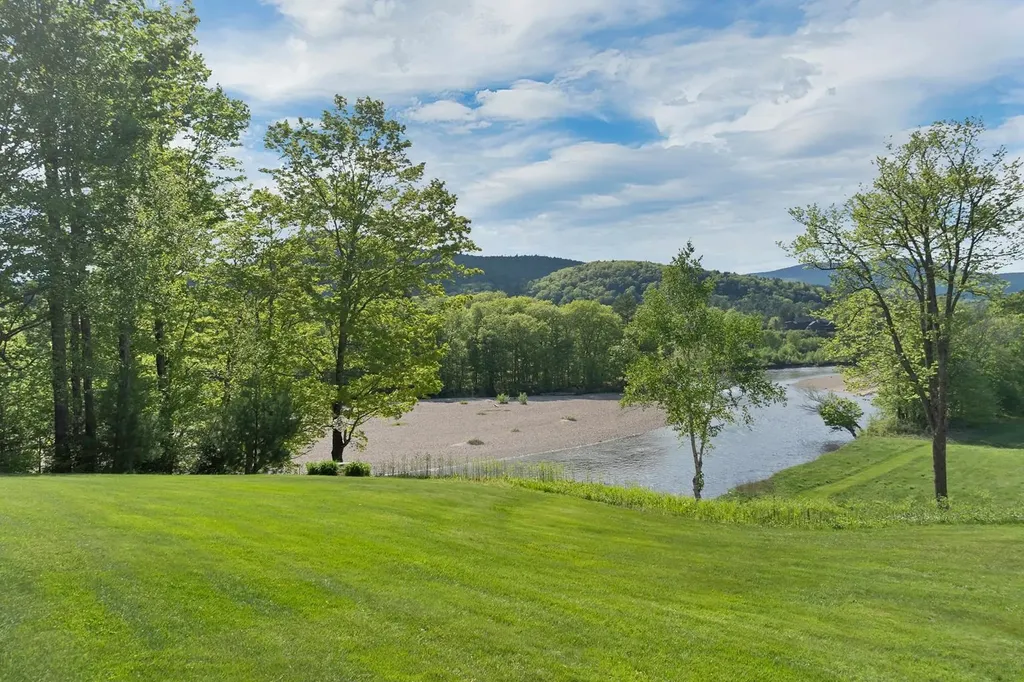 18 River View Drive Thornton NH 03285