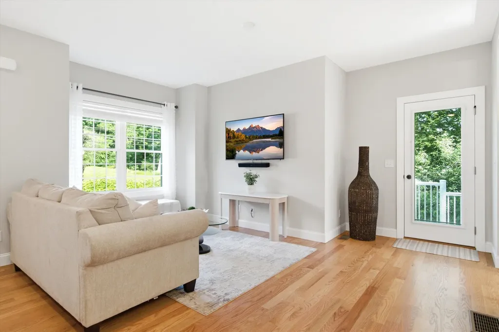 57 Hardy Road Londonderry NH 03053
