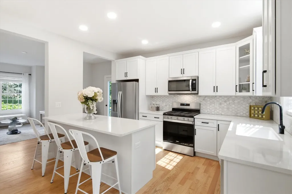 57 Hardy Road Londonderry NH 03053