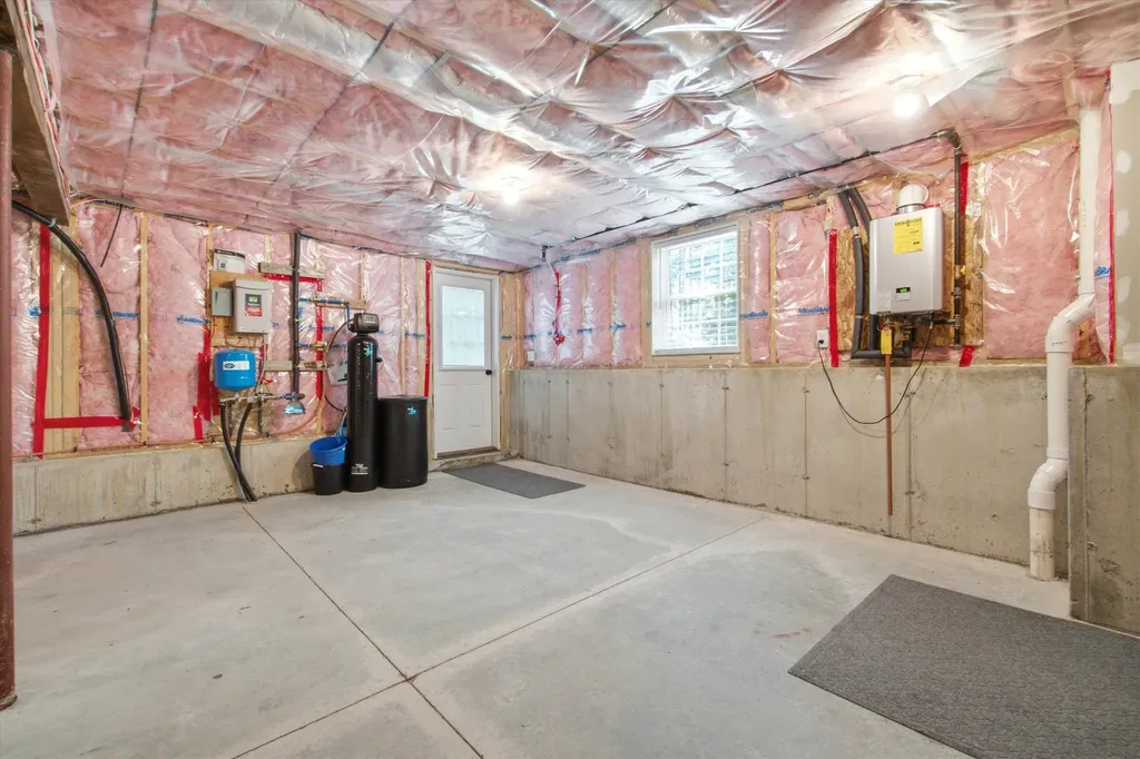 57 Hardy Road Londonderry NH 03053