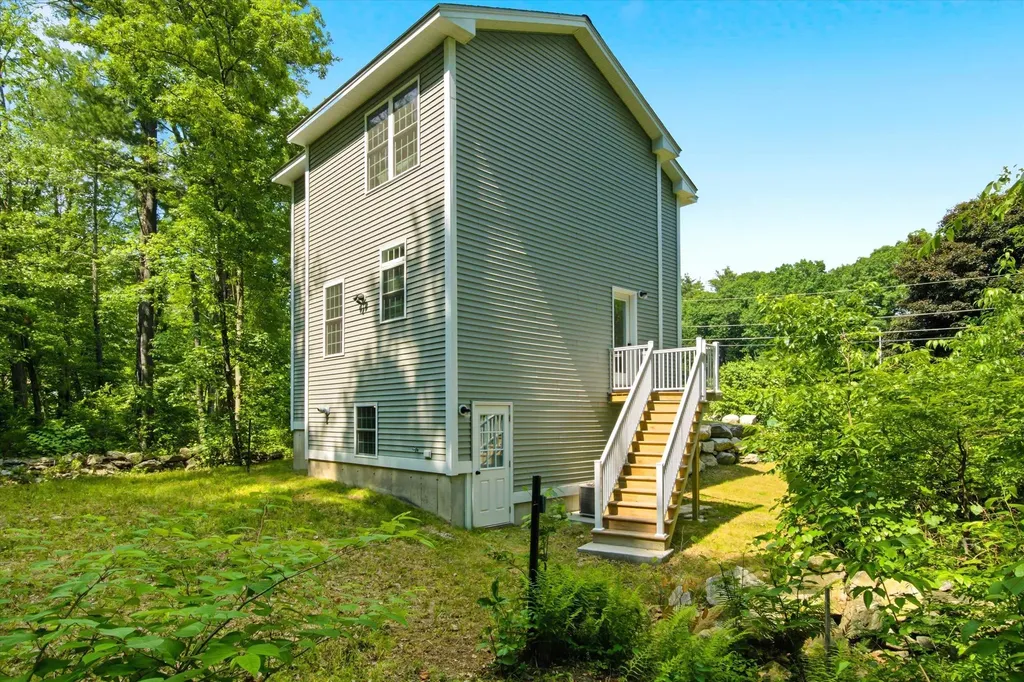 57 Hardy Road Londonderry NH 03053