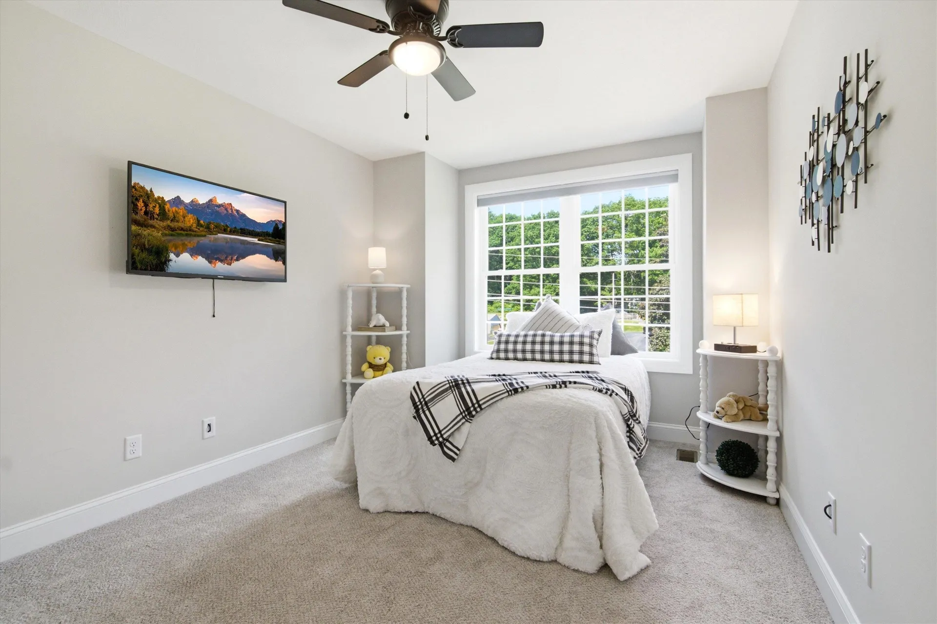 57 Hardy Road Londonderry NH 03053